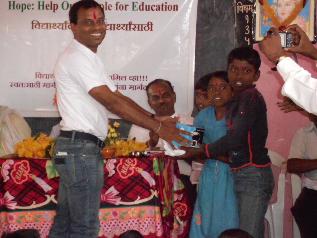 A bread seller who is helping kids become engineers and IAS officers