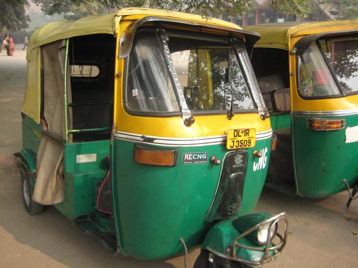 Lost child returned by a Cop & Auto-Rickshaw Driver