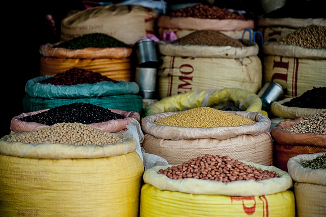 Govt to import 6.5 lakh tons of pulses