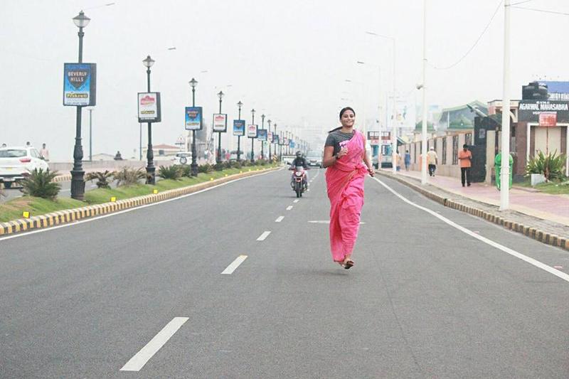 30 year old woman ran 350 km bare feet