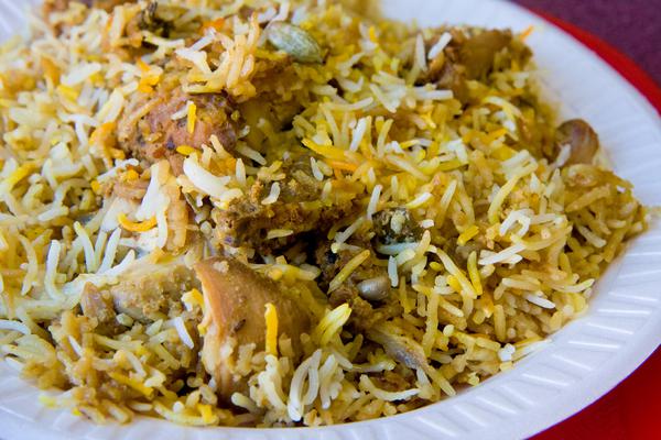 Machine that makes biryani in seconds