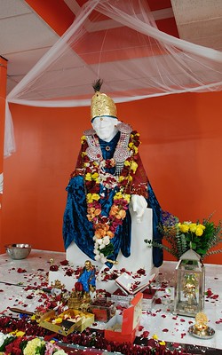 Shirdi Sai Baba, a Hindu or Muslim