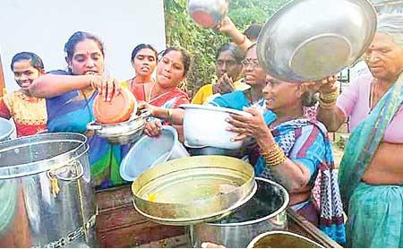 Sircilla woman feeds many people