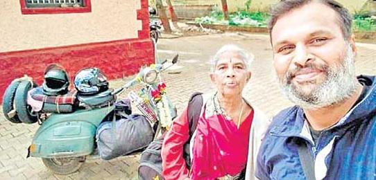 Bengaluru man takes his old mother for pilgrimage on scooter