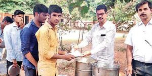 College lecturers feed students