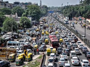 UP Man manages traffic as a traffic volunteer