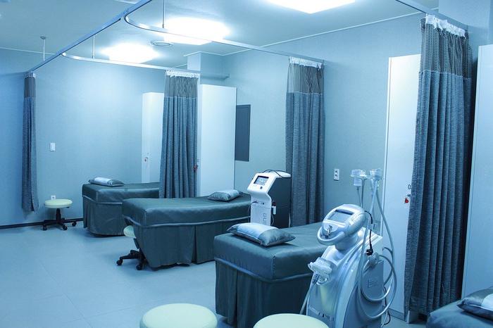 Delhi govt orders hospitals to reserve 80% ICU beds to COVID patients