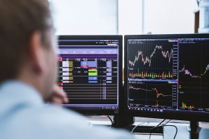 How to Create an Incredible 6+ Monitor Trading Setup