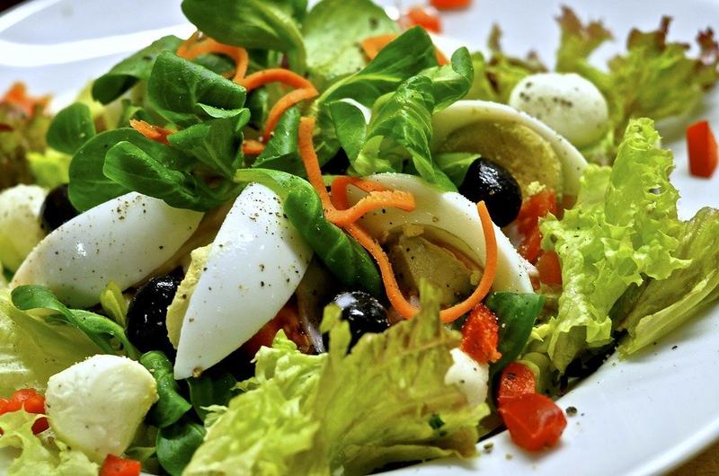 Woman earns lakhs by selling salads