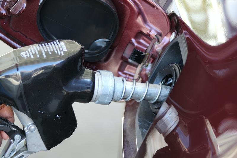 Maximizing savings: Choosing the right fuel credit card
