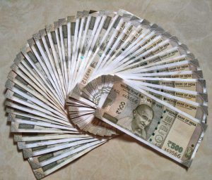 Mumbai Auto Driver’s ₹8 Lakh Business Without a Degree or App