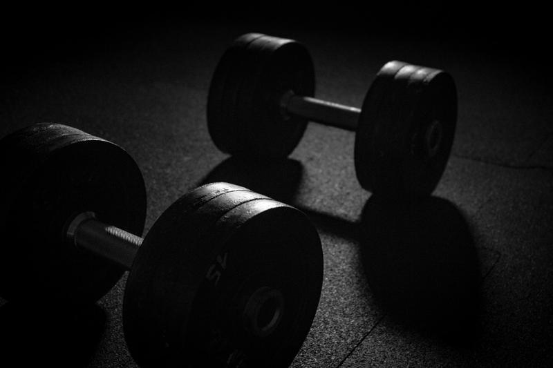 Young weightlifting star lifts her way to glory