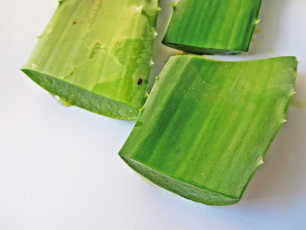 Safe home remedies & first aid tips for minor burns this Diwali