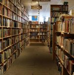 How a former techie turned his moped into a moving library How a former techie turned his moped into a moving library