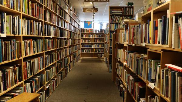 How a former techie turned his moped into a moving library